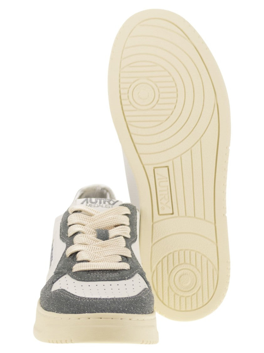 Autry Medalist Low - Sneakers With Two-Tone Glitter