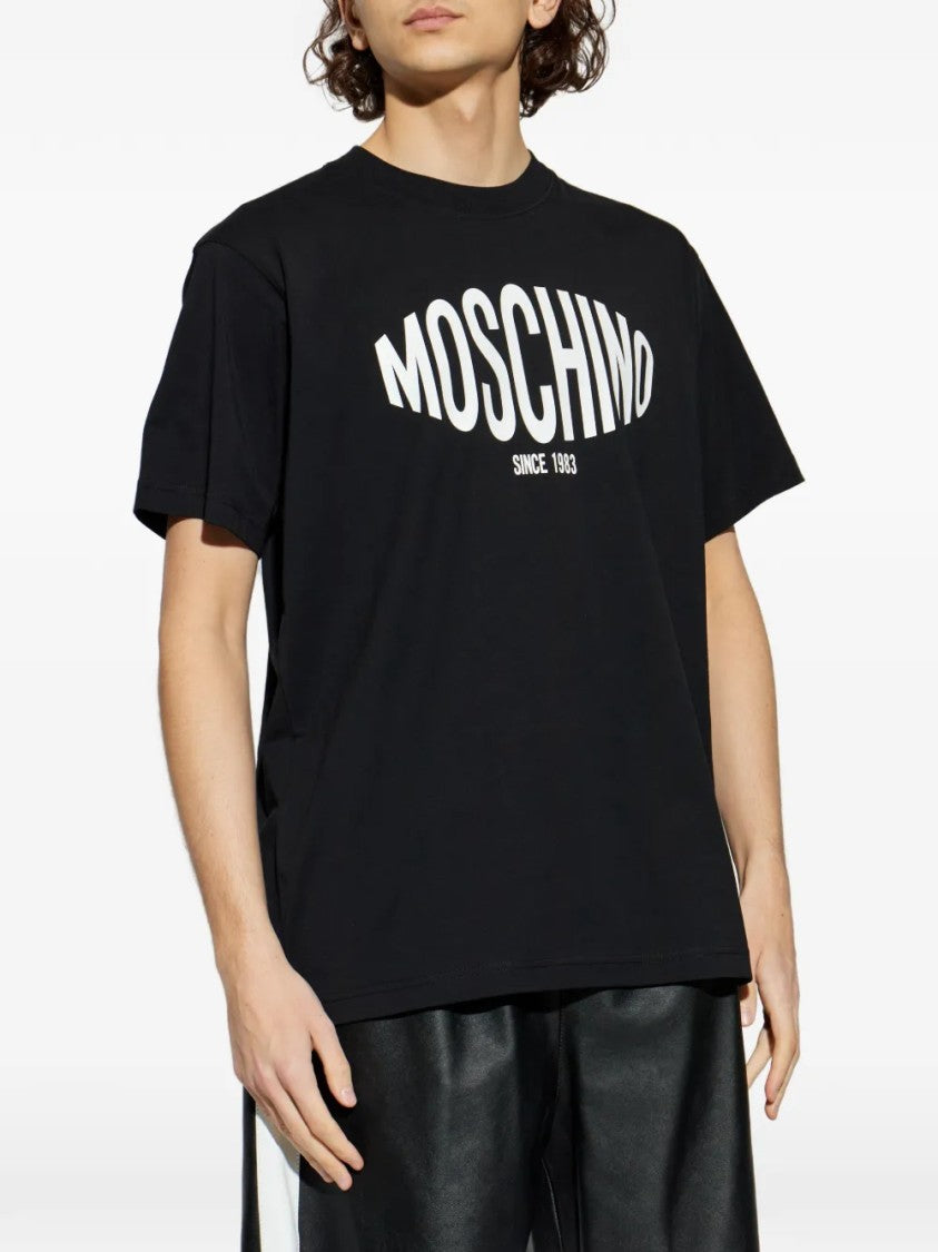 Moschino Short-Sleeve T-Shirt With Bold Logo And Classic Fit