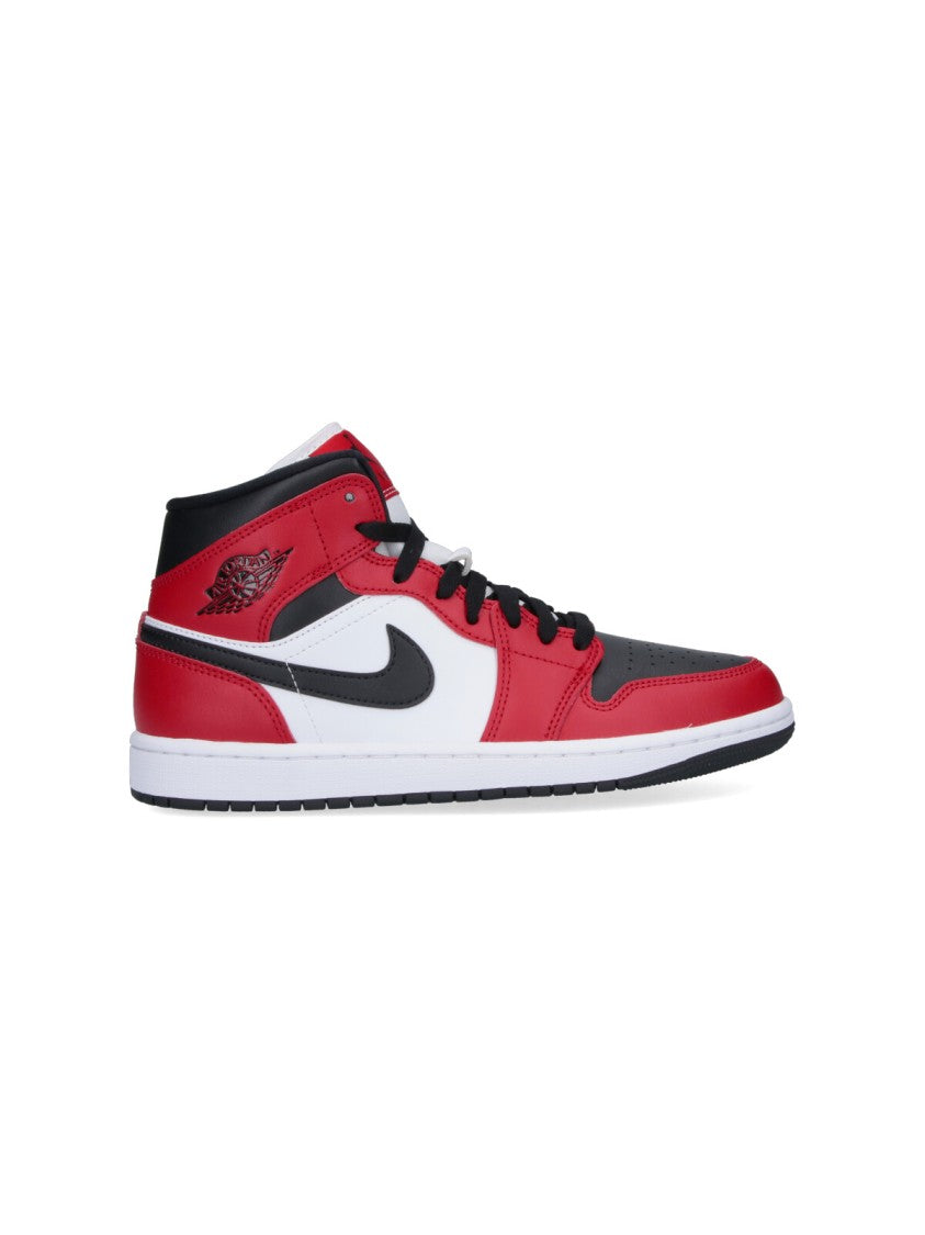 Nike "Air Jordan 1 Mid Chicago" Sneakers Red