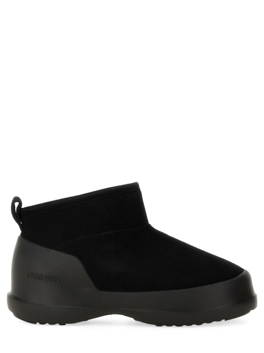 Moon Boot Low Ankle Black Boot With Streamlined Silhouette