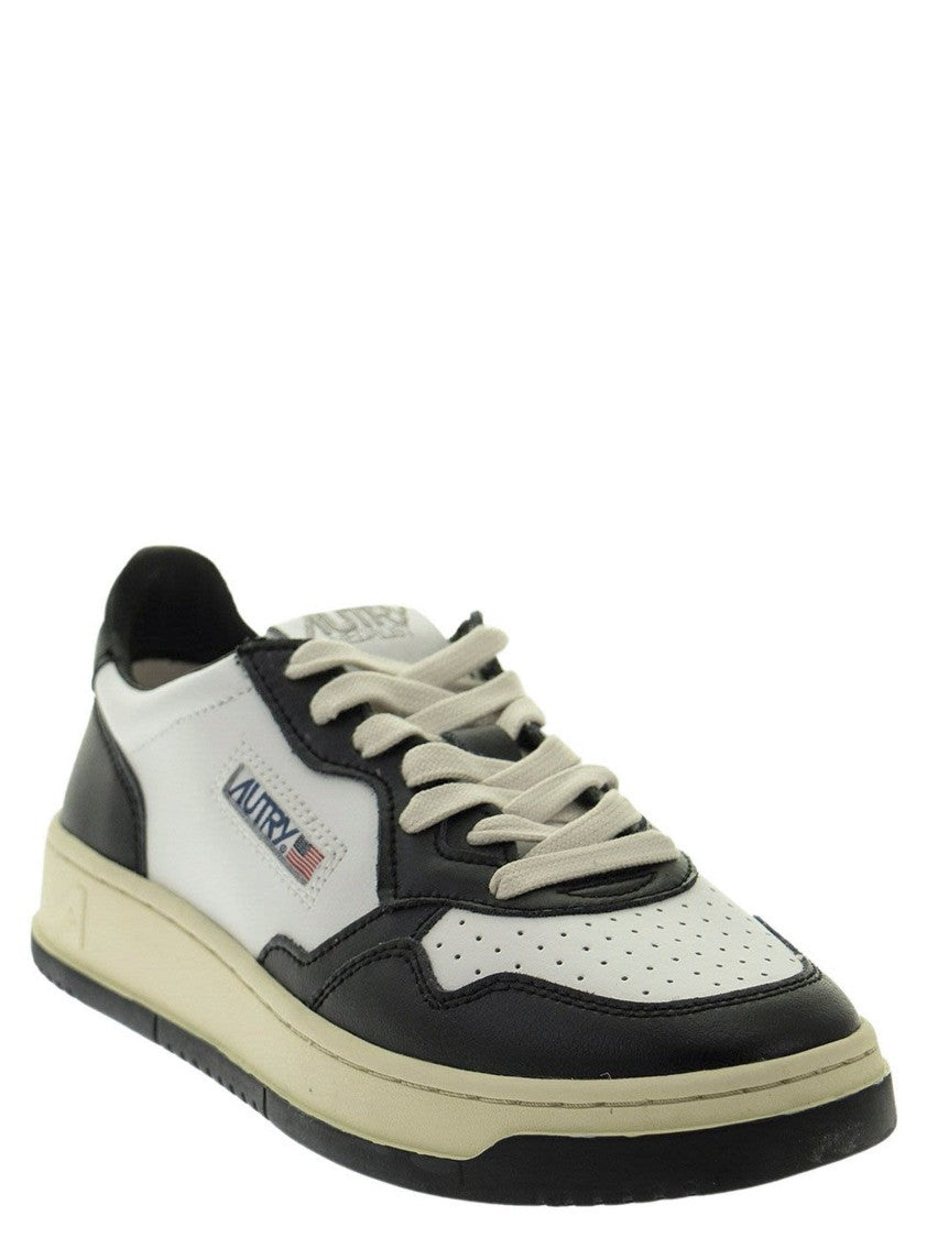 Autry Medalist Low - Leather Sneakers