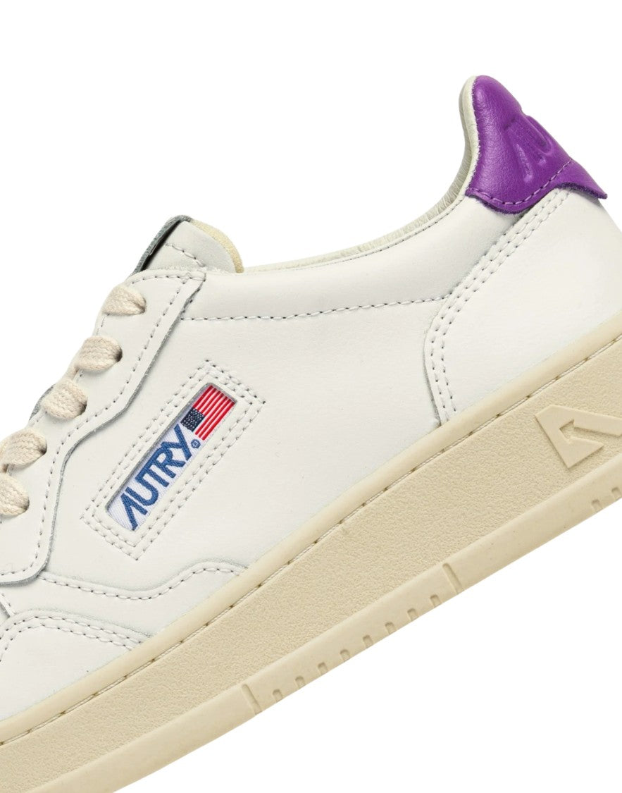 Autry Medalist Low Women’S White/Dewberry Sneakers