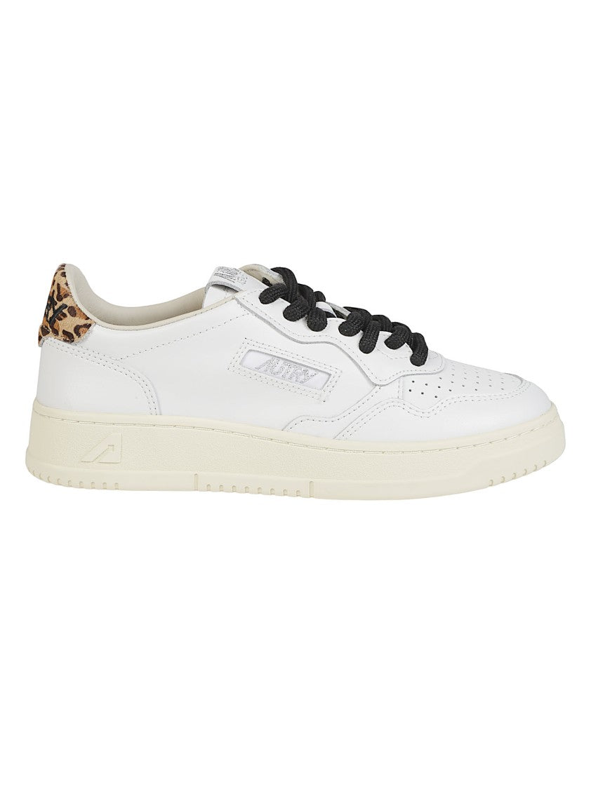 Autry Medalist Low Perforated Cow Leather Sneakers