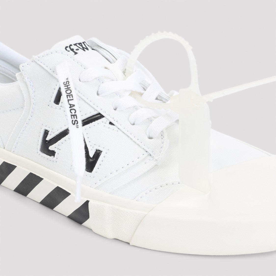 Off-White Vulc Undercut White And Black Cotton Sneakers