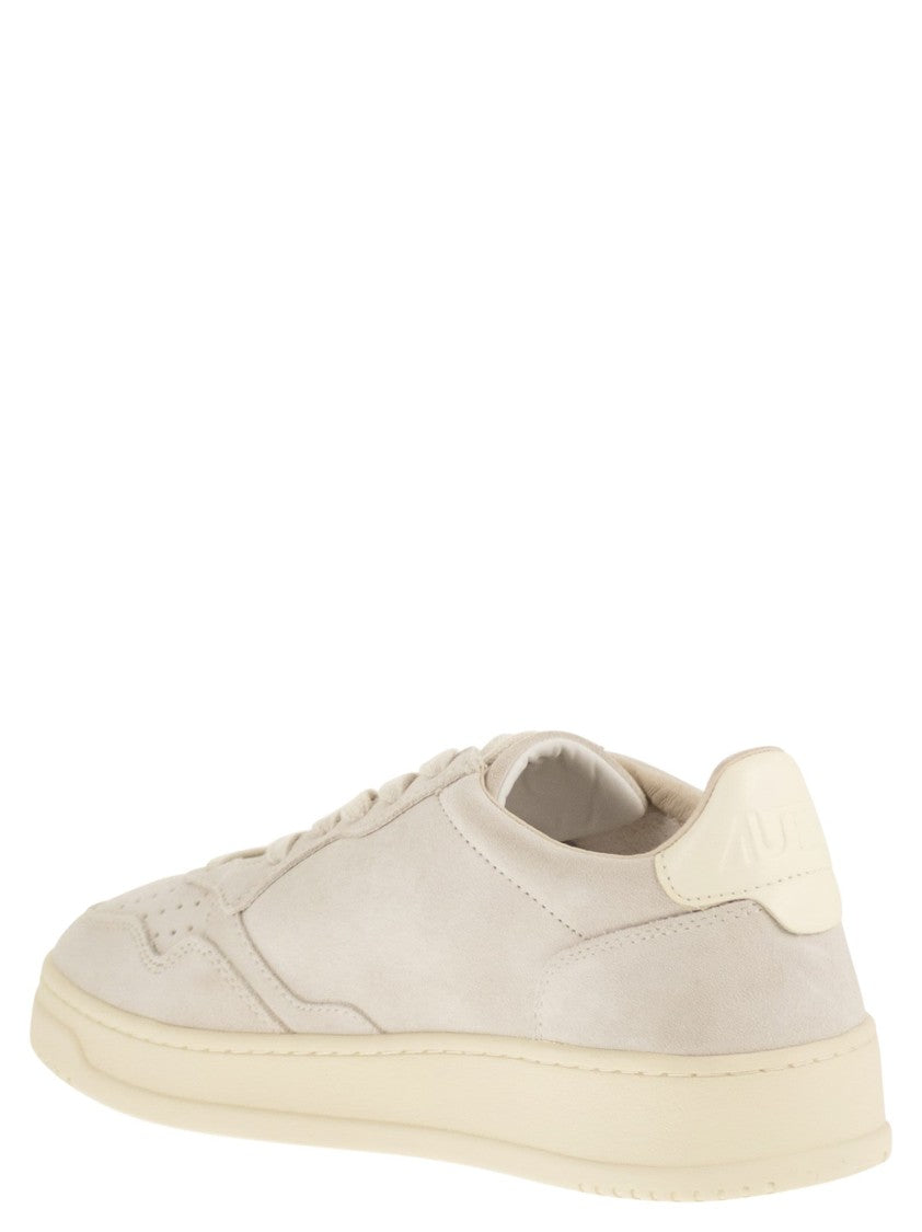 Autry Medalist Low - Suede Sneakers