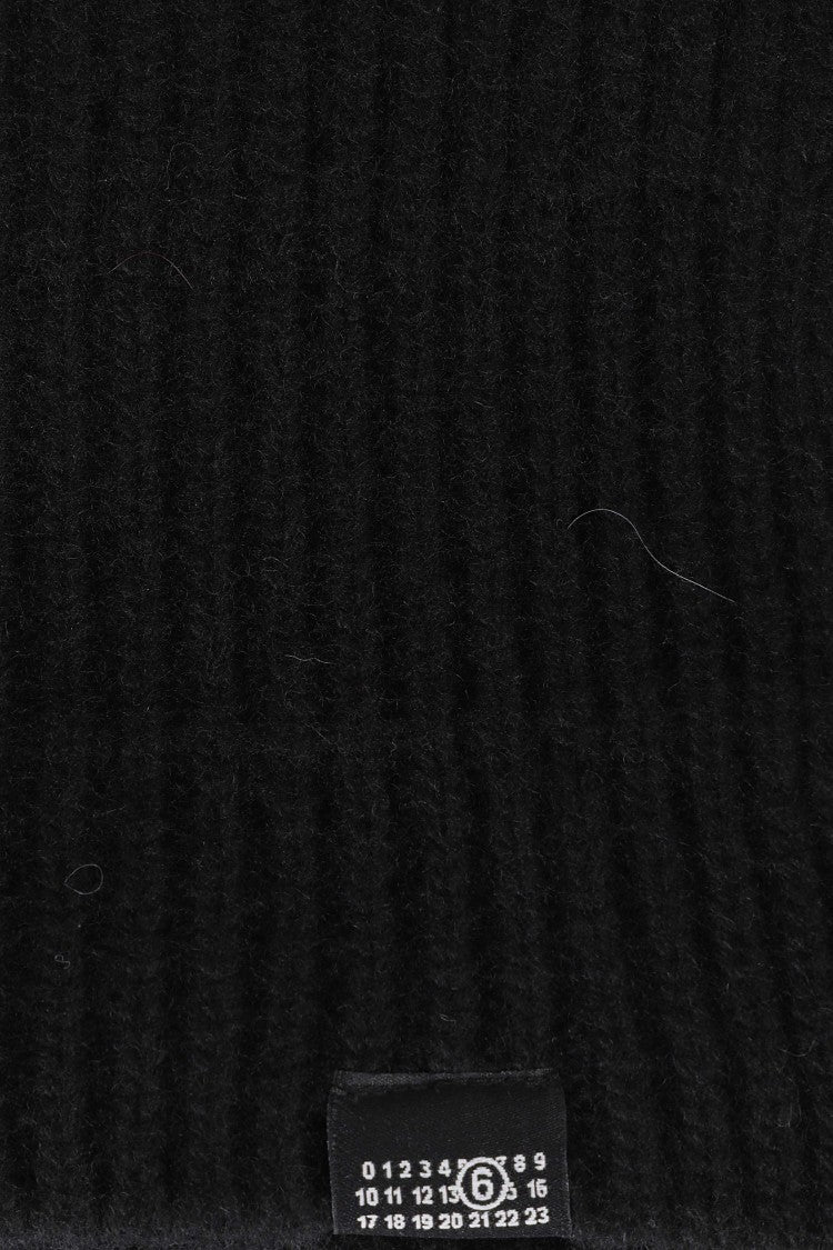 Mm6 By Maison Margiela Ribbed Knit Scarf With Subtle Branding