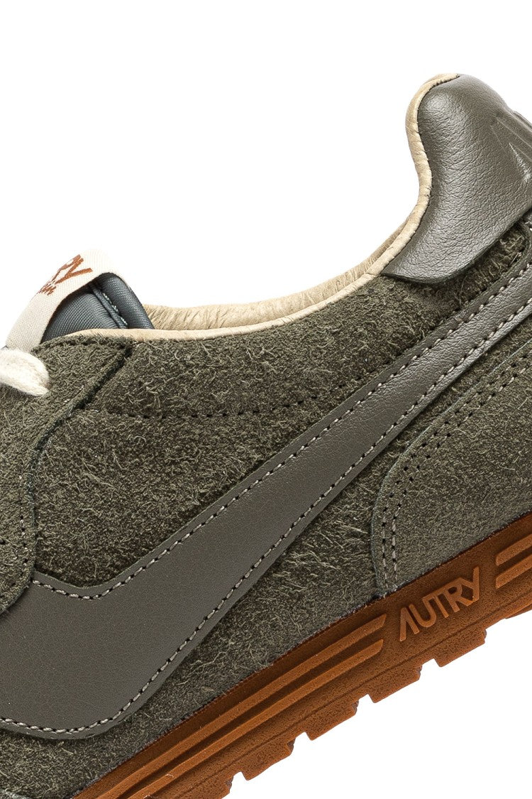 Autry Women’S Windspin Suede Sneakers