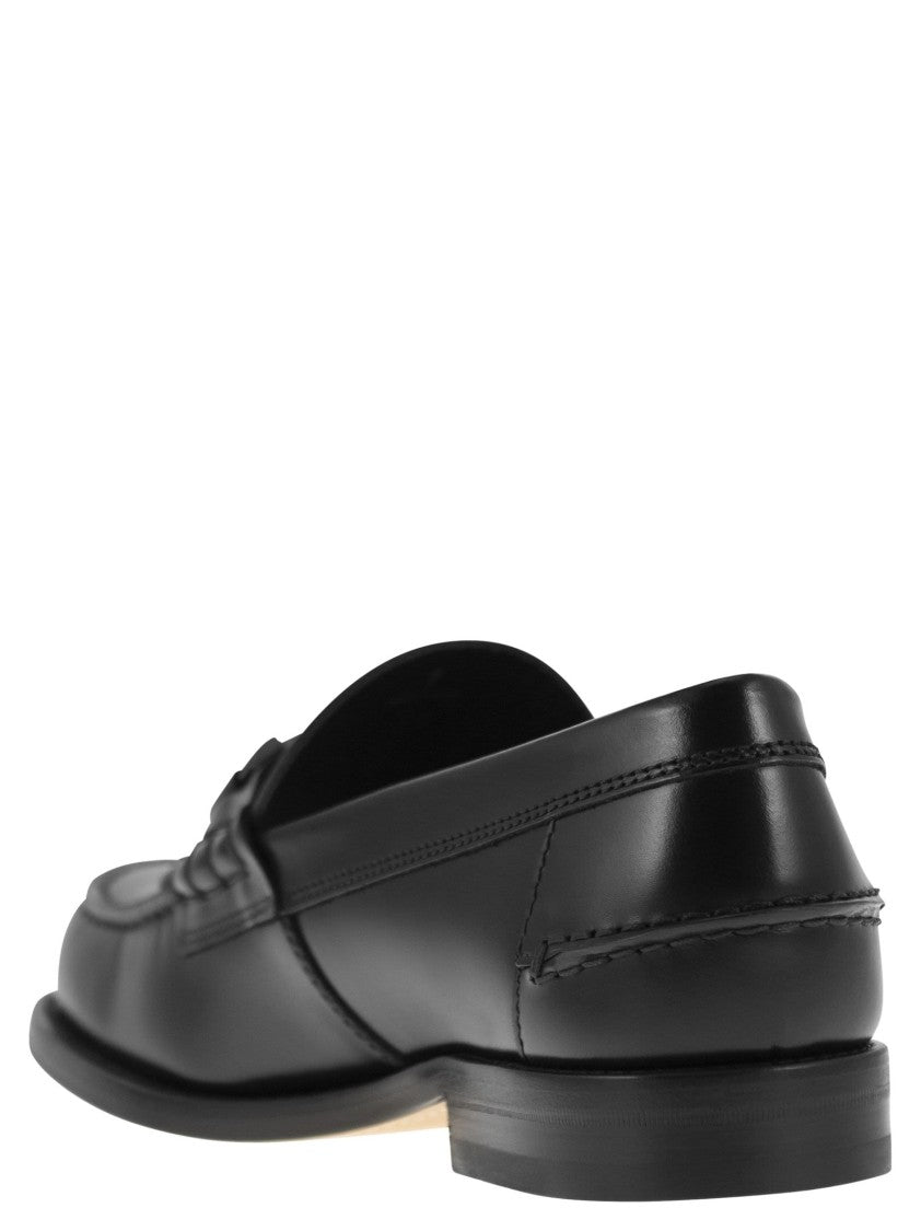 Tod's Leather Loafer With Iconic Metal T Accessory