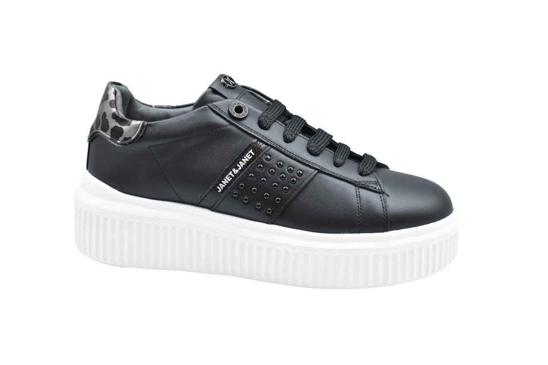 Janet & Janet Platform Sneakers With Perforated Detailing