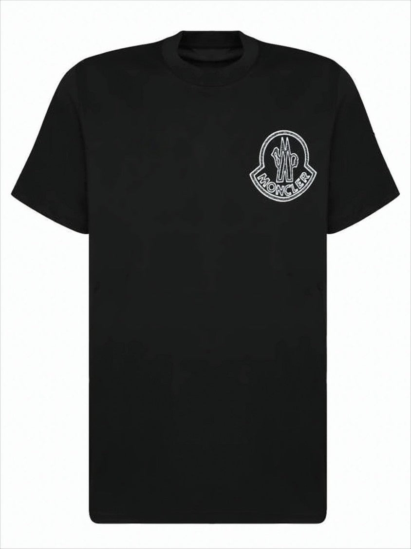 Moncler Short-Sleeve Black T-Shirt With Logo Emblem And Relaxed Fit