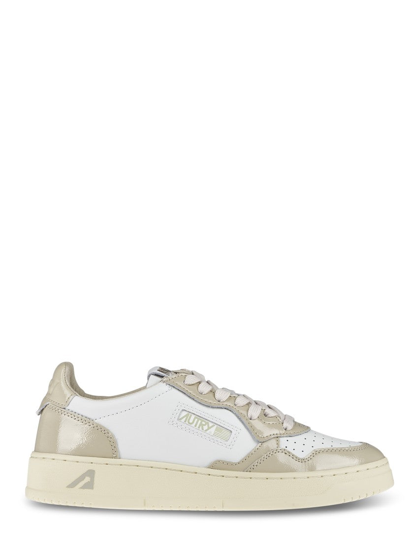 Autry Low-Top Sneakers Combining Smooth And Patent Leather