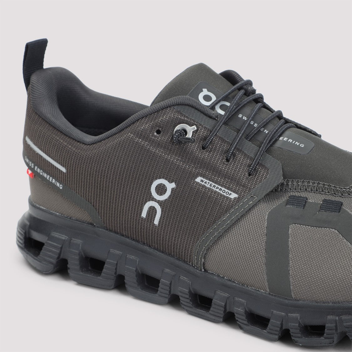 On Thorn Black Textile Cloud 6 Wp Sneakers