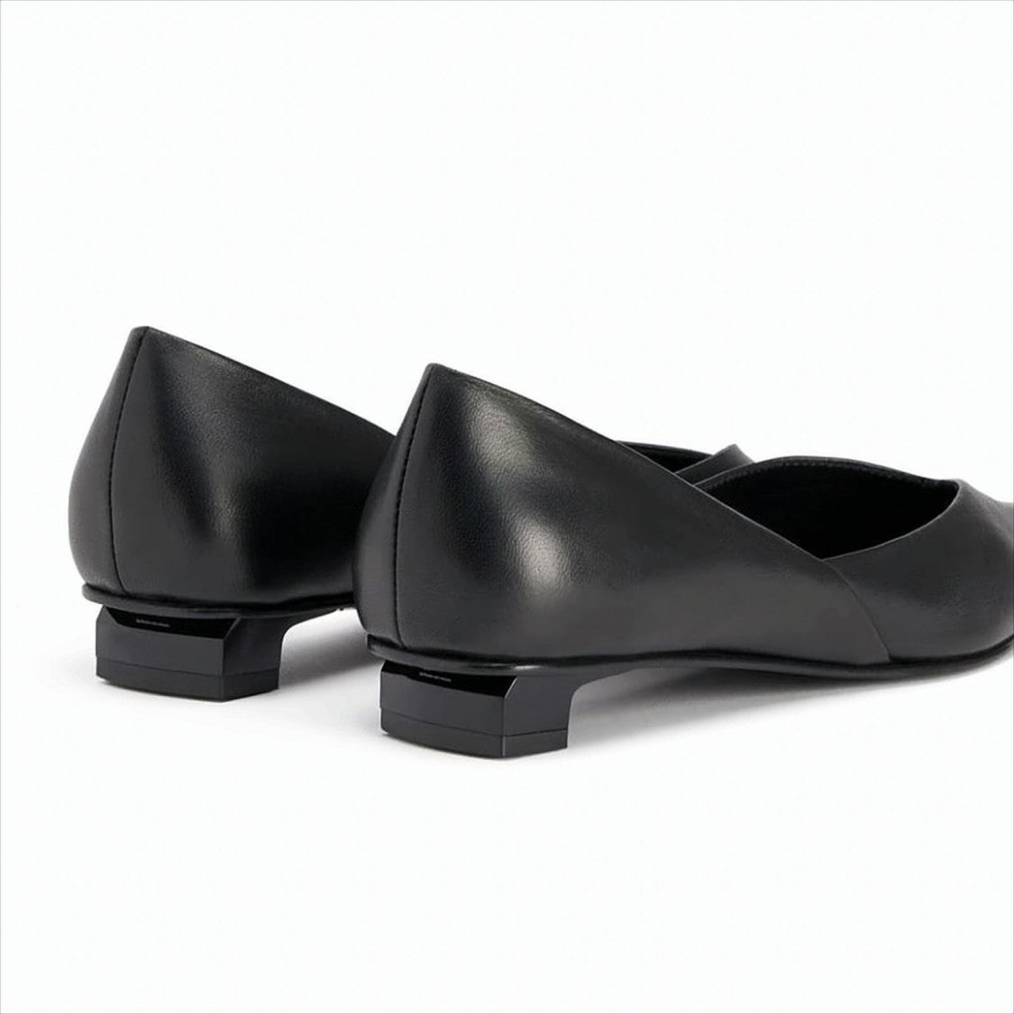 Ami Pointed-Toe Flat Shoes With Low Geometric Heel