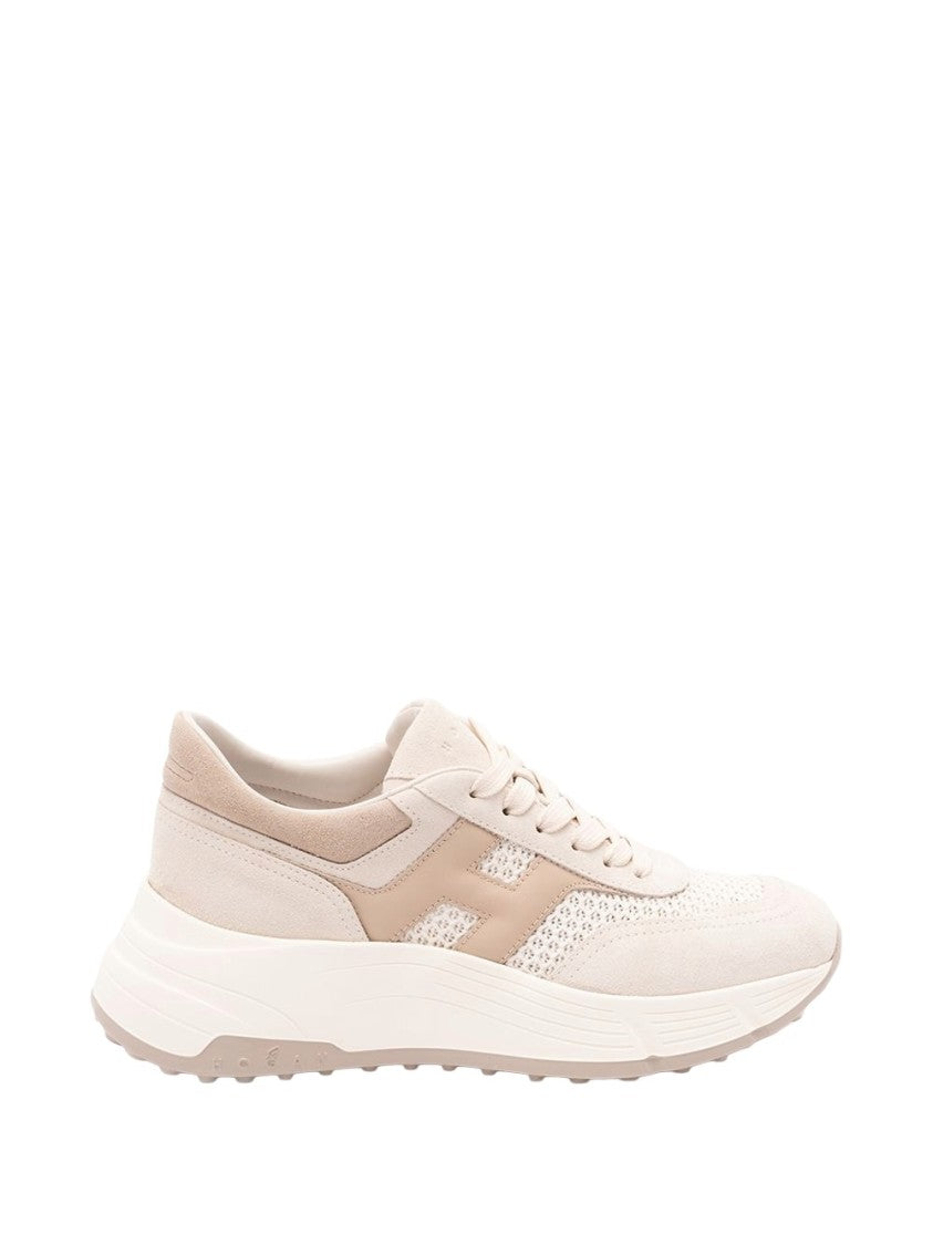 Hogan H669 Lace-Up Sneakers With Iconic Design And Versatile Appeal