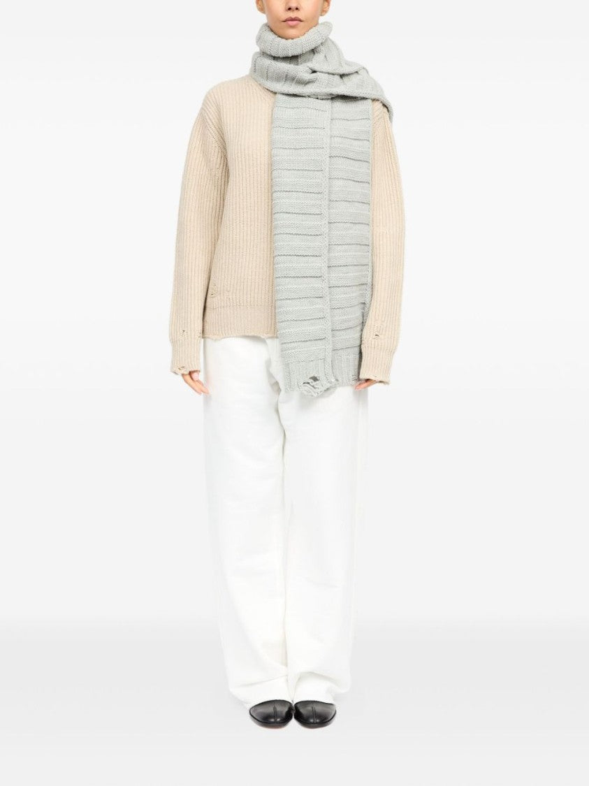 Mm6 By Maison Margiela Textured Ribbed Grey Scarf With Branded Patch