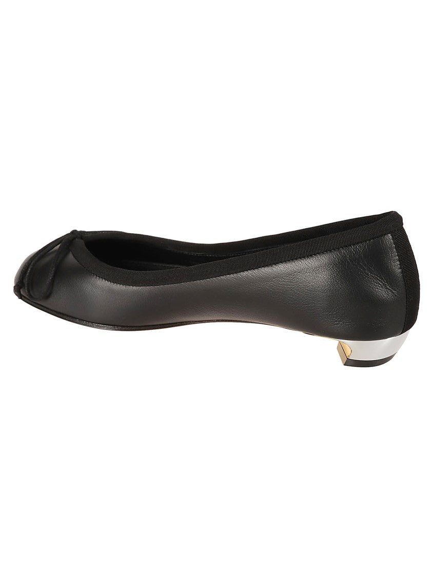 Alexander Mcqueen Rounded Toe Flats With Bow Detail