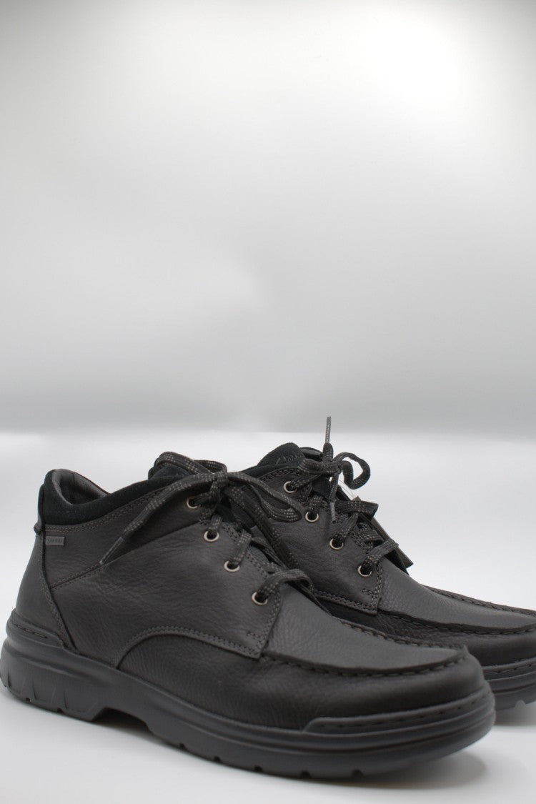 Clarks Black Leather Low-Top Sneakers