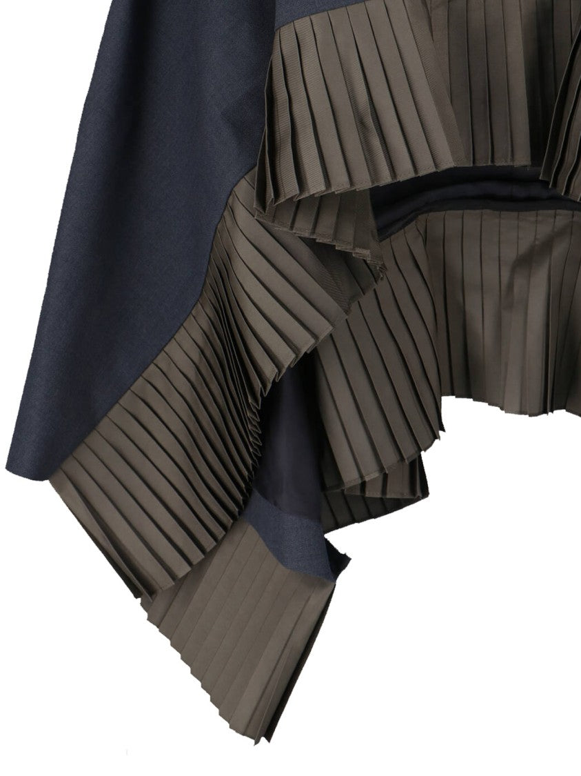 Sacai Versatile Grey Skirt With Smooth Texture