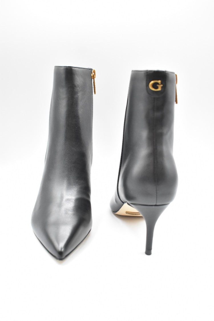 Guess Pointed Toe Ankle Boots With Heel And Zip Closure