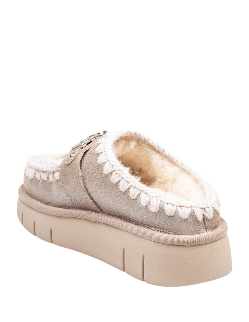 Mou Bounce Clog In Laminated Sheepskin Stone Color