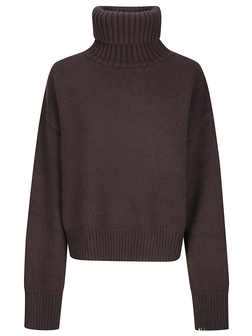 Extreme Cashmere Minimalist Cashmere Crop Top With Refined Silhouette