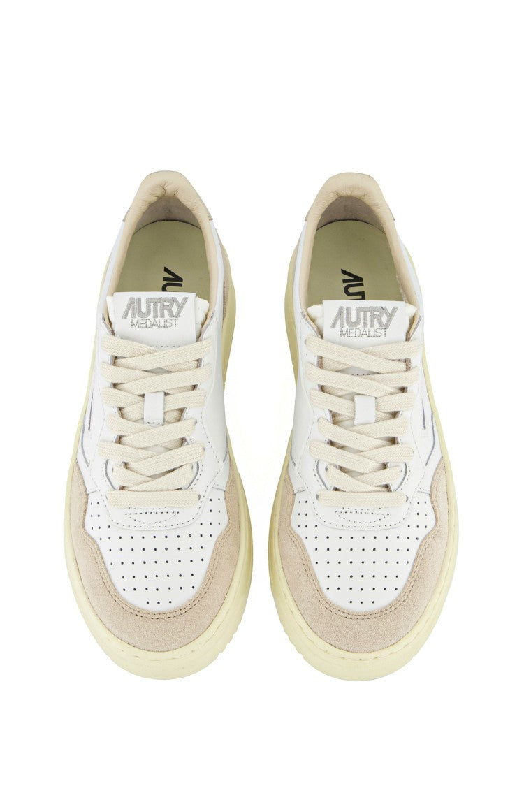 Autry Women’S Medalist Bimaterial Sneakers