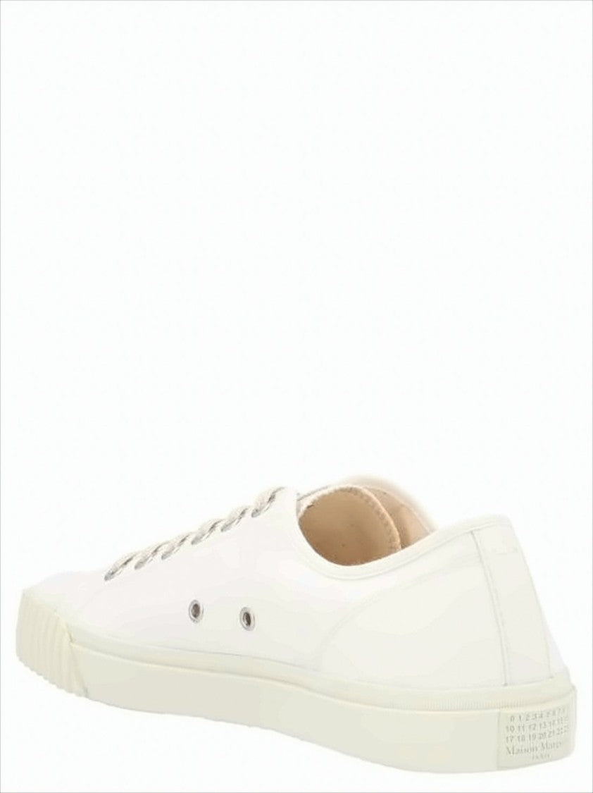 Maison Margiela Low-Top Split-Toe Sneakers With Rounded Rubber Sole