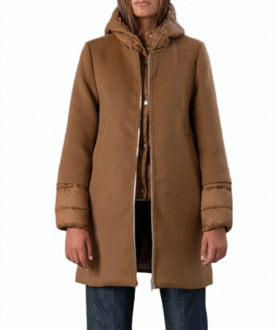 Rihunik Shiny Velour Coat With Chanel Collar