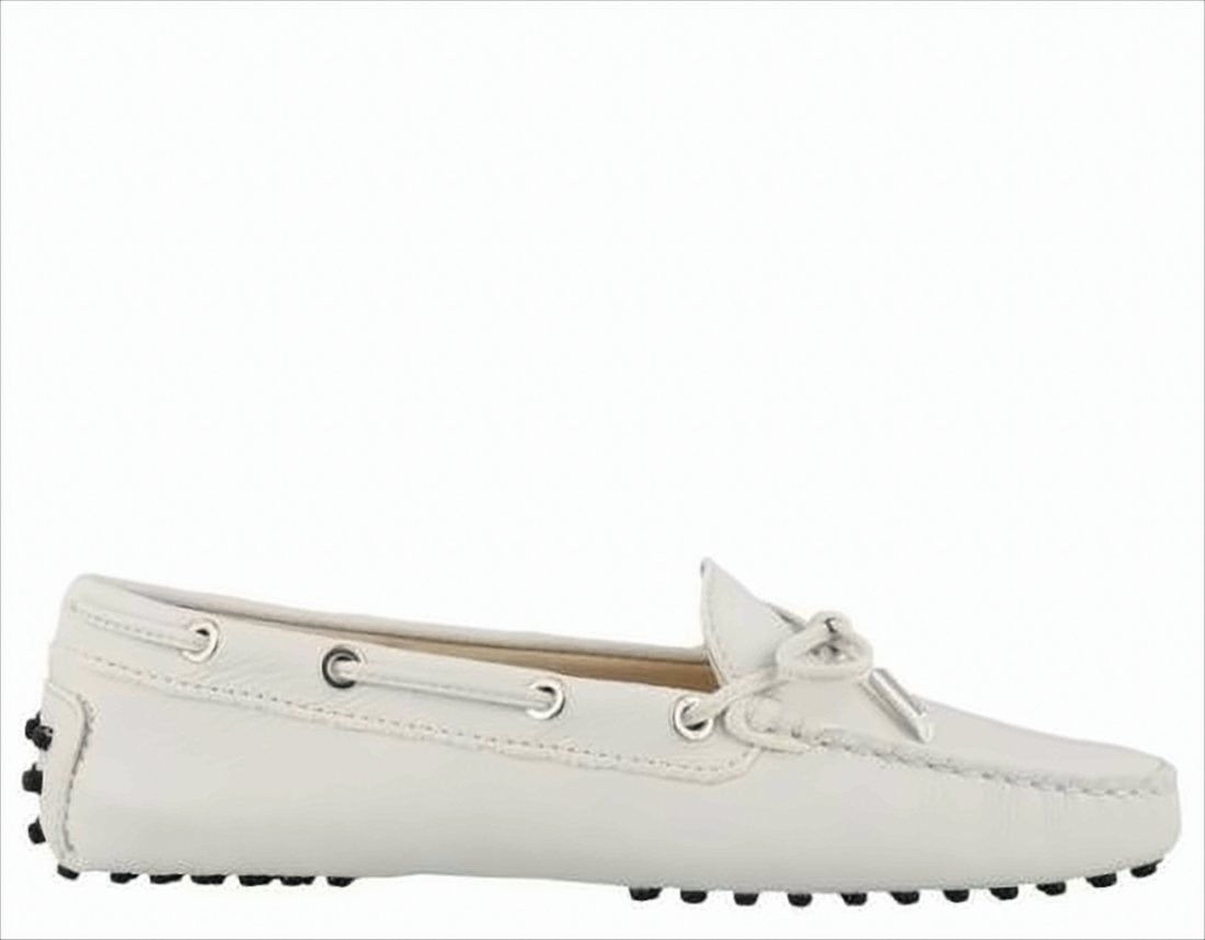 Tod's Moccasin Toe Leather Loafers With Decorative Bow