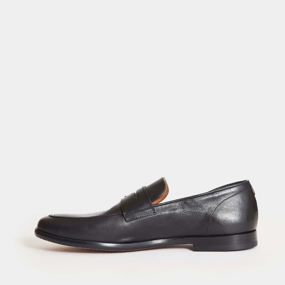 Doucal's Black Leather Moccasins
