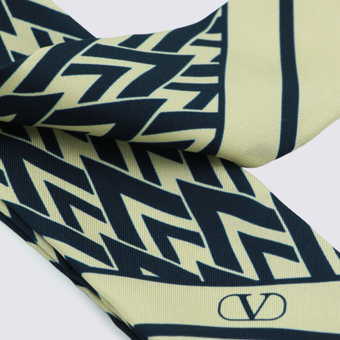 Valentino Garavani Narrow Geometric Scarf With Contrasting Zigzag Pattern