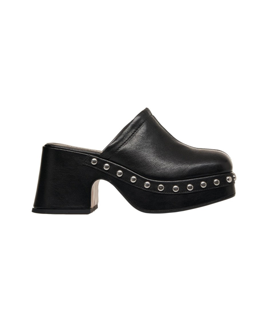 Curiosite Leather Sandals With Studs