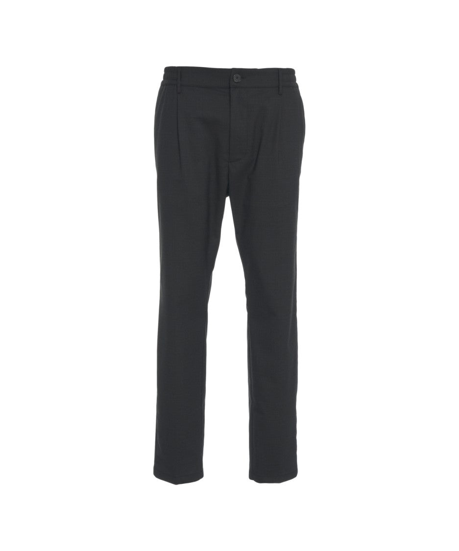 Cruna Pleated Black Trousers With Tailored Cut
