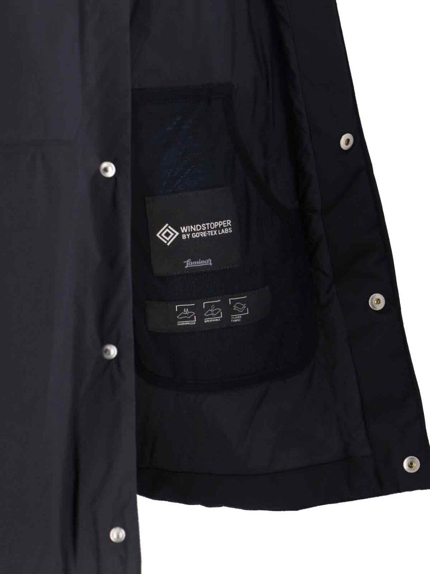 Laminar Minimalist Black Jacket With Tailored Fit And Zipper Closure