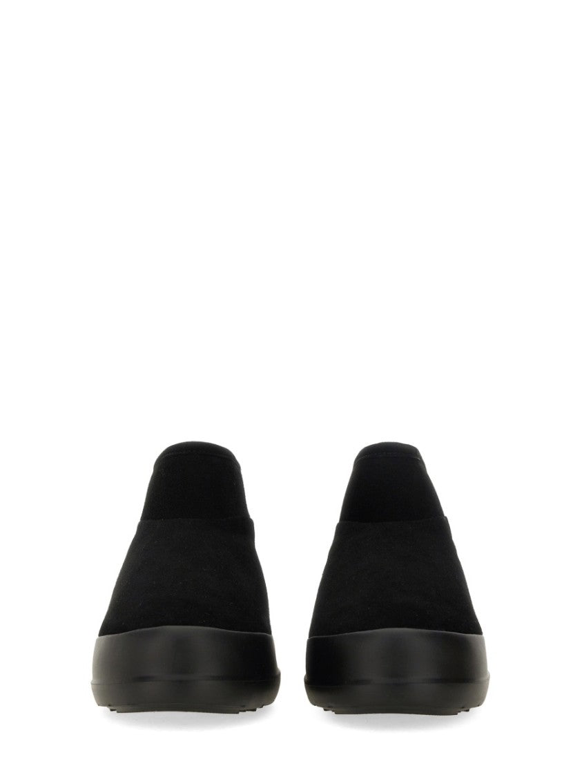 Moon Boot Low Ankle Black Boot With Streamlined Silhouette