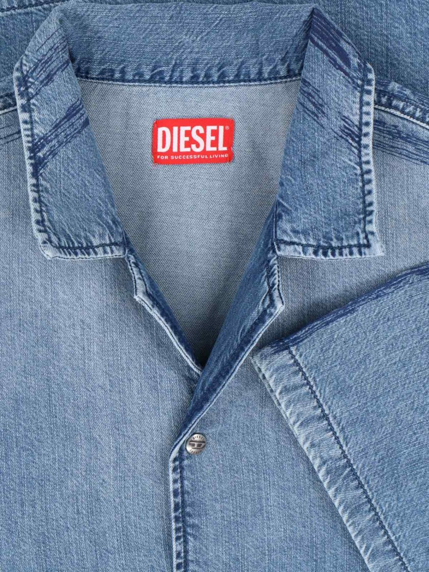 Diesel Short-Sleeved Denim Shirt With Classic Collar And Bold Back Print