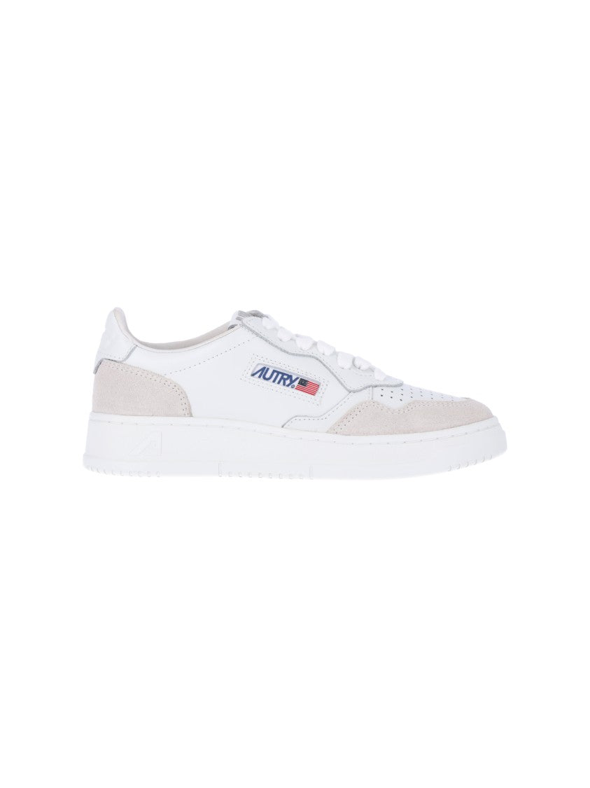 Autry Round Toe Low-Top Sneakers With Lace Closure