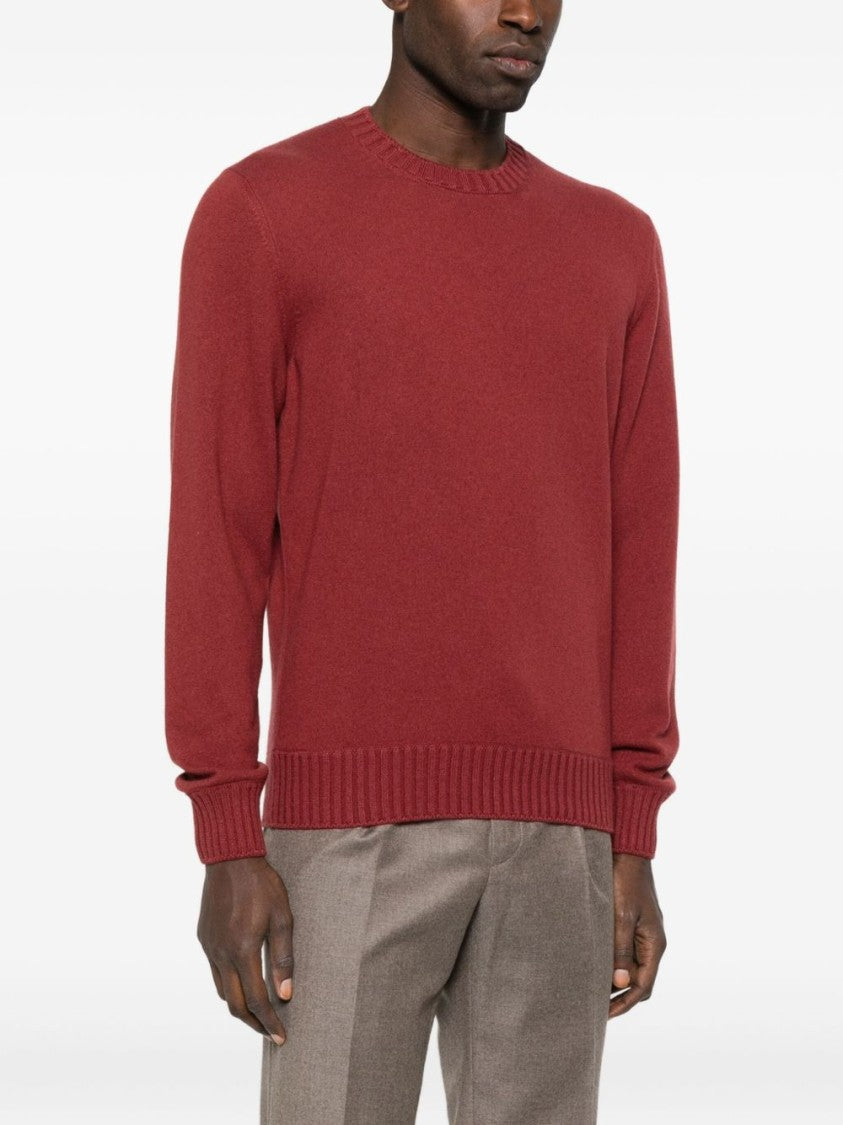 Vengera Classic Crew Neck Cashmere Sweater In Red