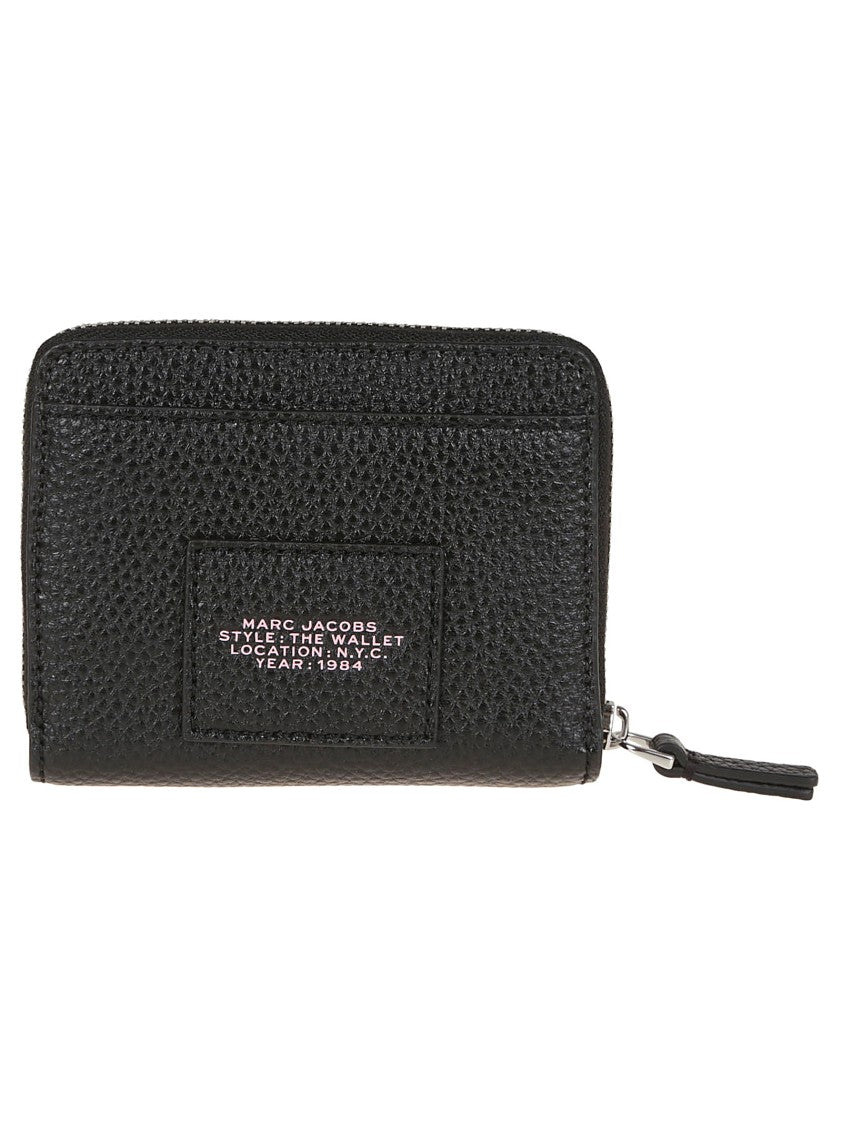 Marc Jacobs Textured Leather Wallet With Zip-Around Closure