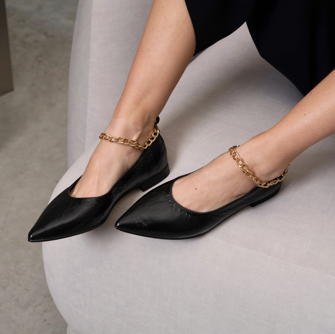 Ton Gout Latex Leather Ballerinas Gold Chain Detail
