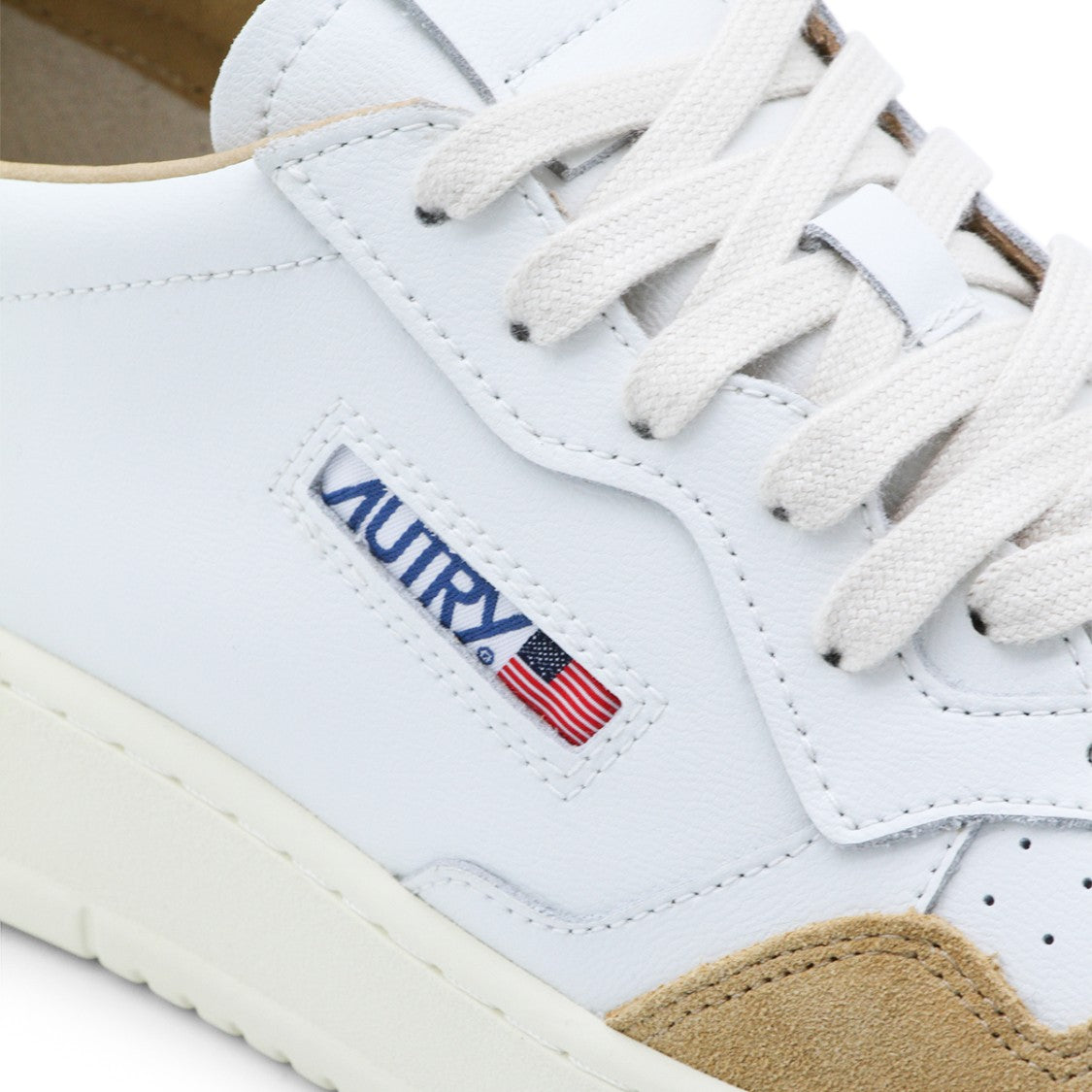 Autry Round Toe Low-Top Sneakers With Beige Suede Accents