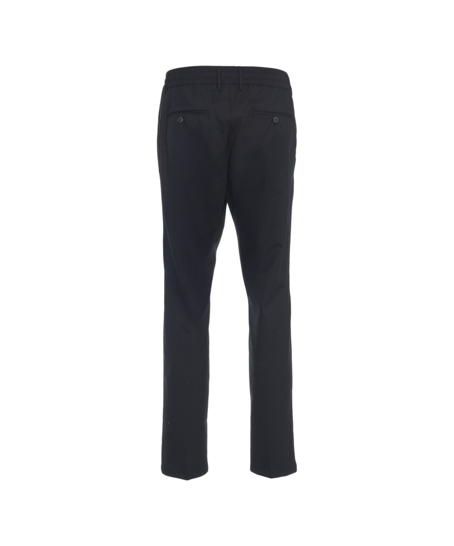Cruna Pleated Black Trousers With Tailored Cut