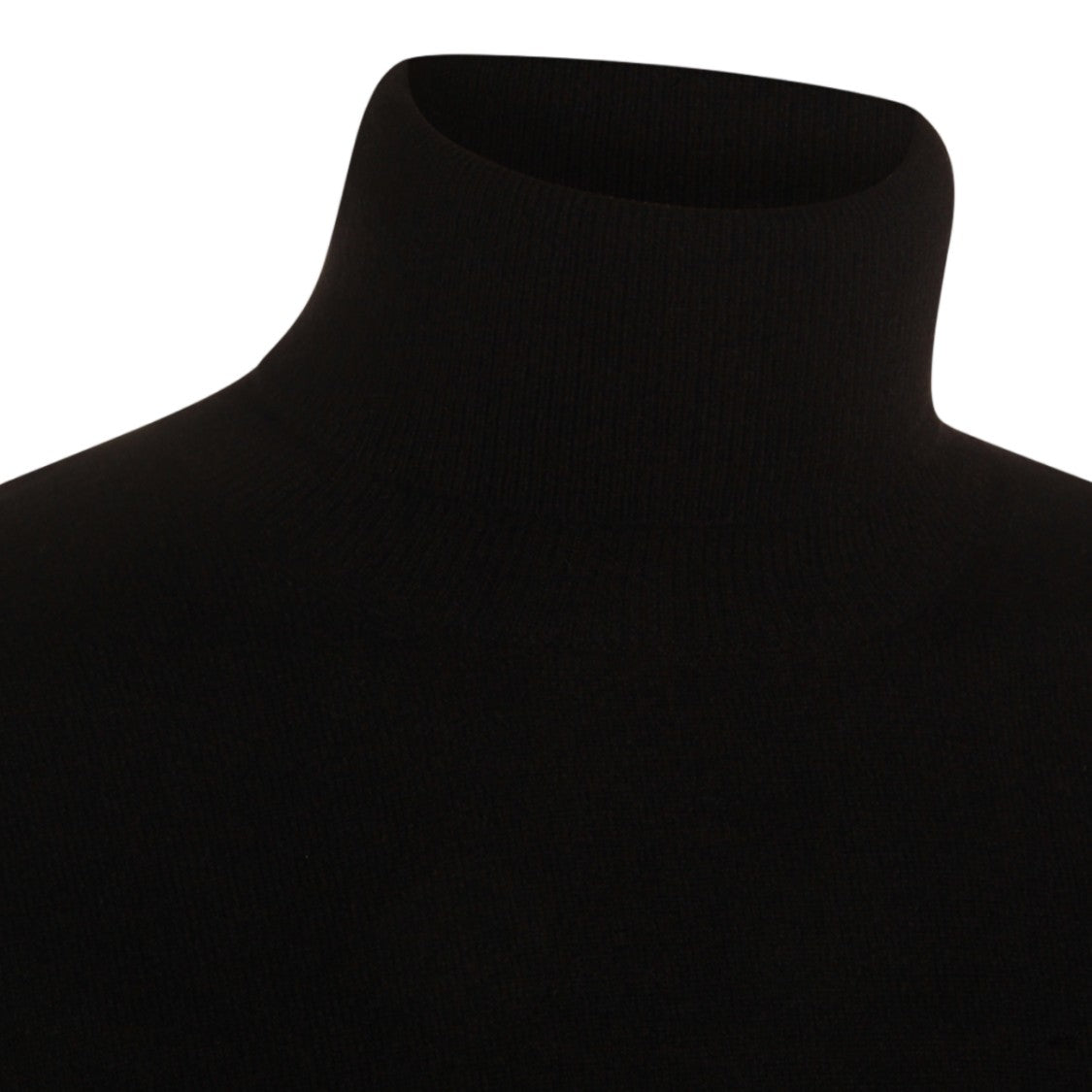 Malo Fine-Knit Turtleneck Sweater With Ribbed Cuffs