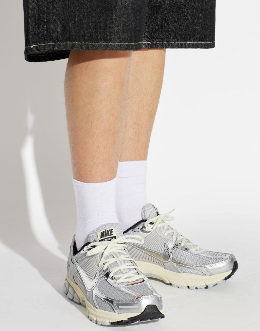 Nike Zoom Vomero 5 Sneakers