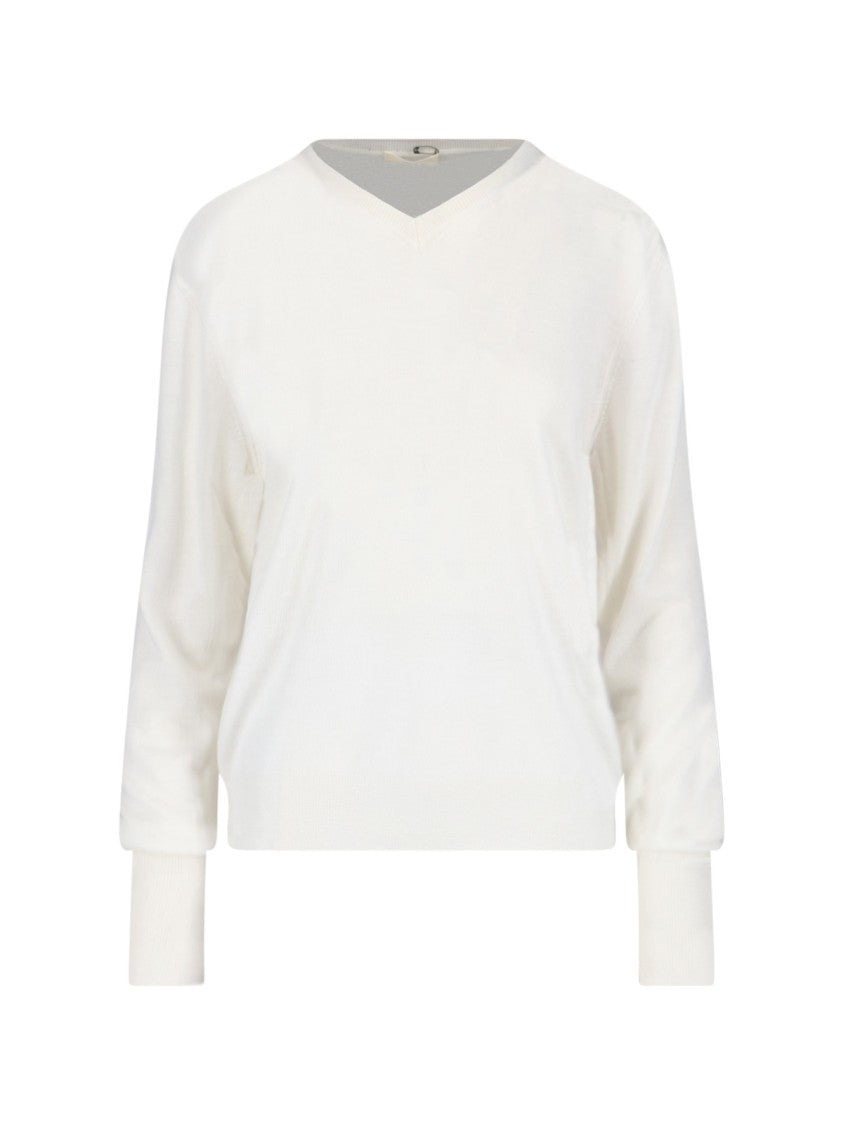 Ma'ry'ya Minimalist White Sweater With Classic Fit And Round Neckline
