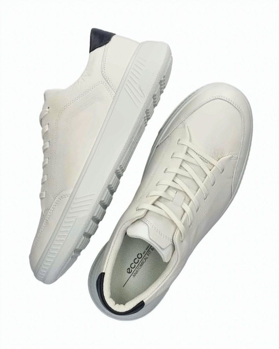 Ecco Low-Top Leather Sneakers With Textured Sole And Minimalist Design