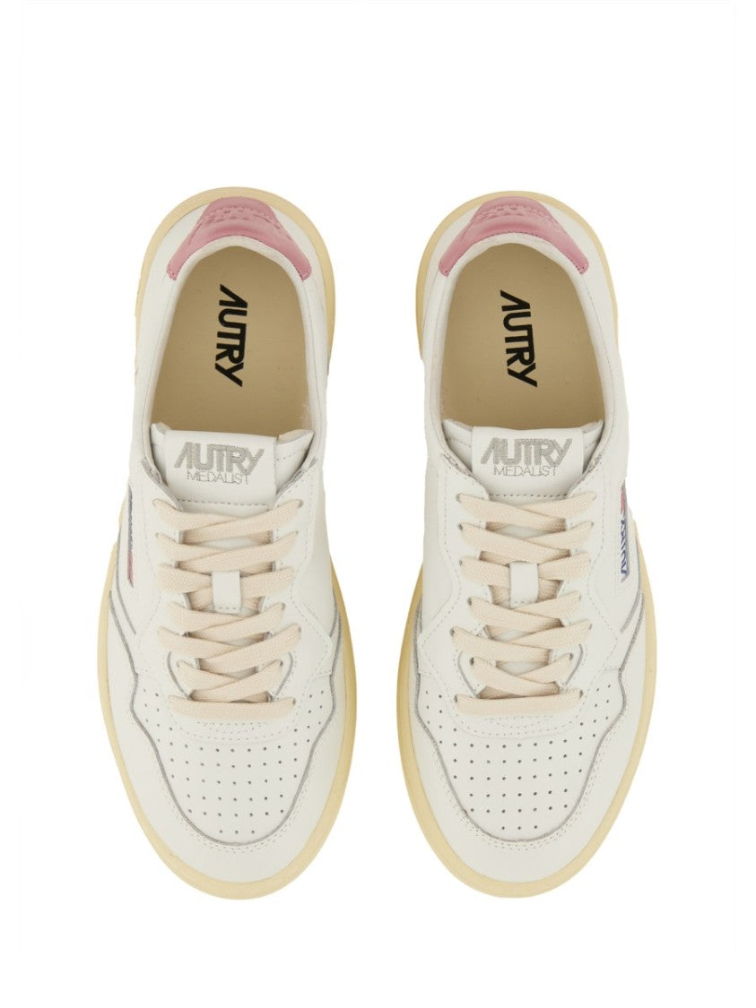 Autry "Medalist Low" Sneaker