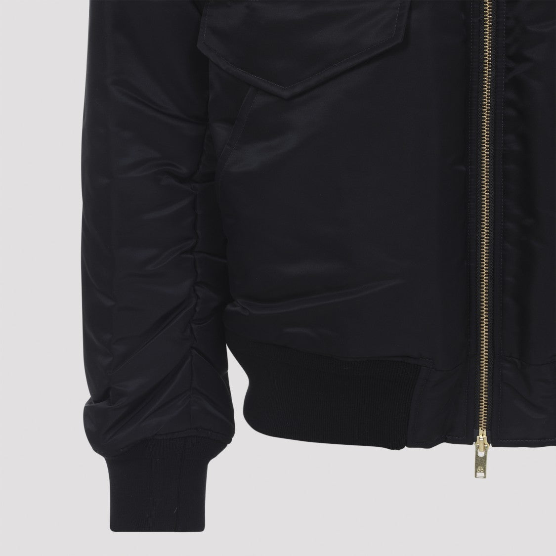 Moose Knuckles Padded Casual Jacket With Plush Fur Collar And Structured Silhouette