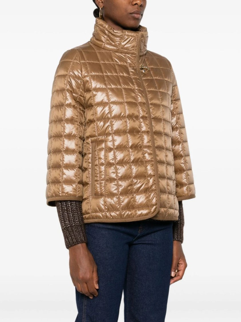 Fay Quilted Cape Sdw+Hook