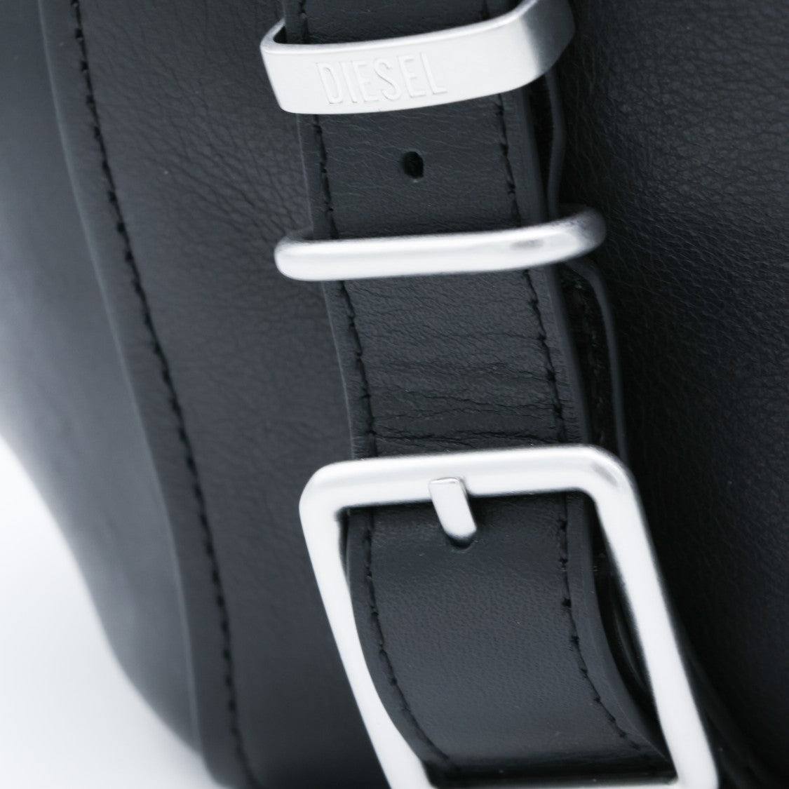 Diesel Sleek Black Handbag With Adjustable Strap And Silver Hardware